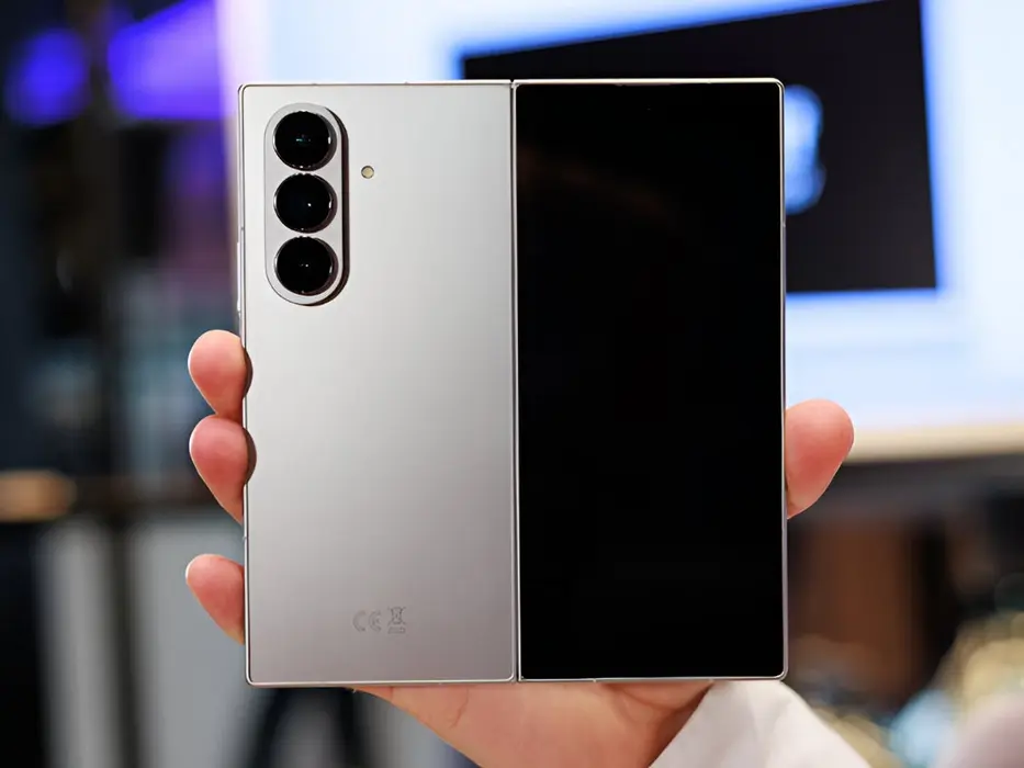 پشت باز شده سامسونگ Galaxy Z Fold 7